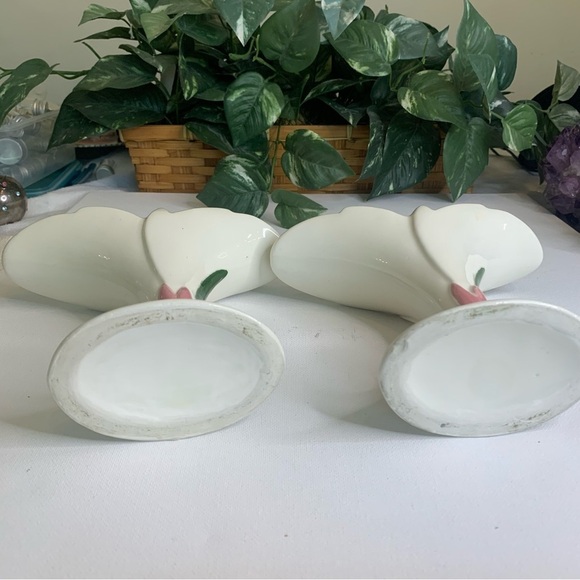 Pair Vintage Pink Flower Ceramic Fan Vases Cornucopia Style MCM 1950s White 7" - Picture 12 of 16